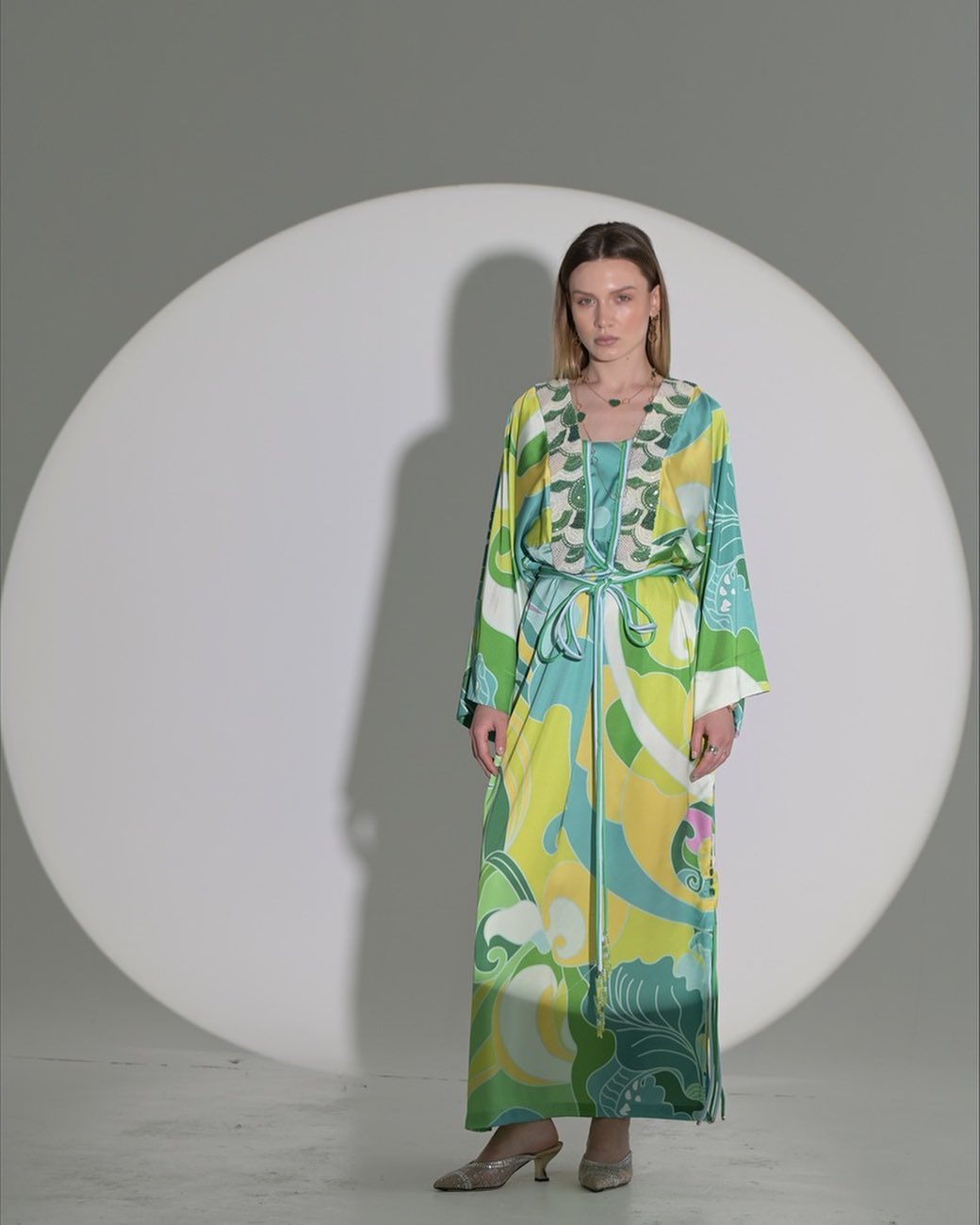 Green and yellow dress with rope belt and chest accessories Wardbynoufa Green and yellow dress with rope belt and chest accessories Wardbynoufa