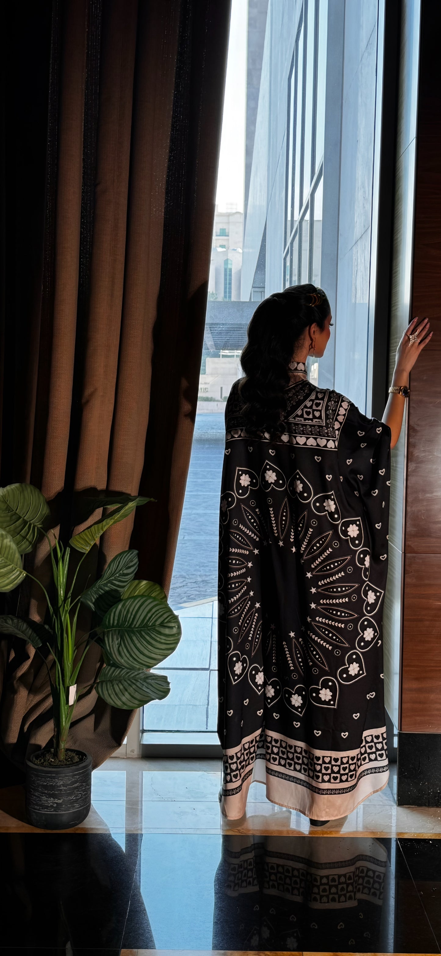 Chic Silk Kaftan with Elegant Star and Heart Patterns
