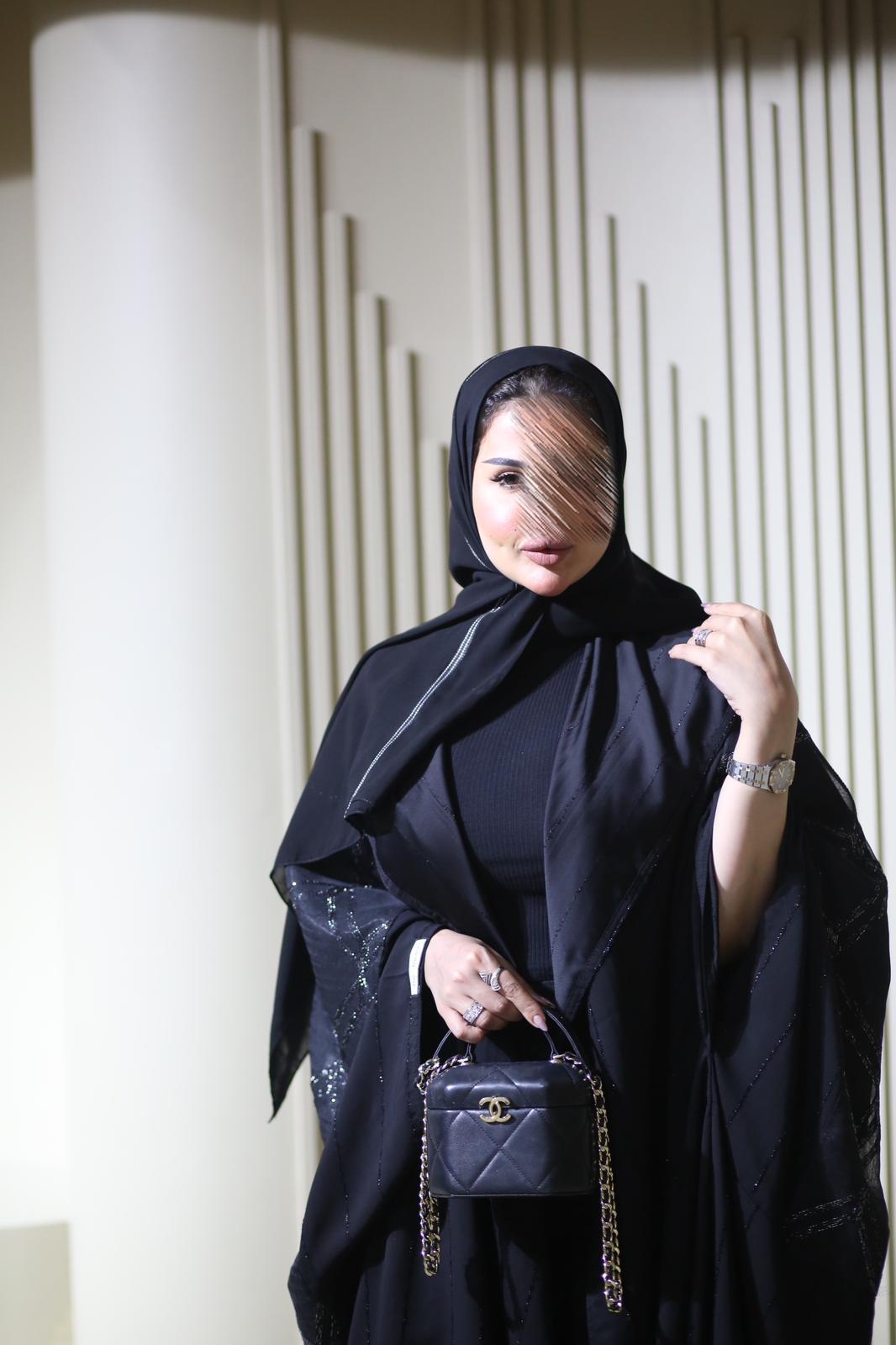 abaya to be made of a high-quality, luxurious