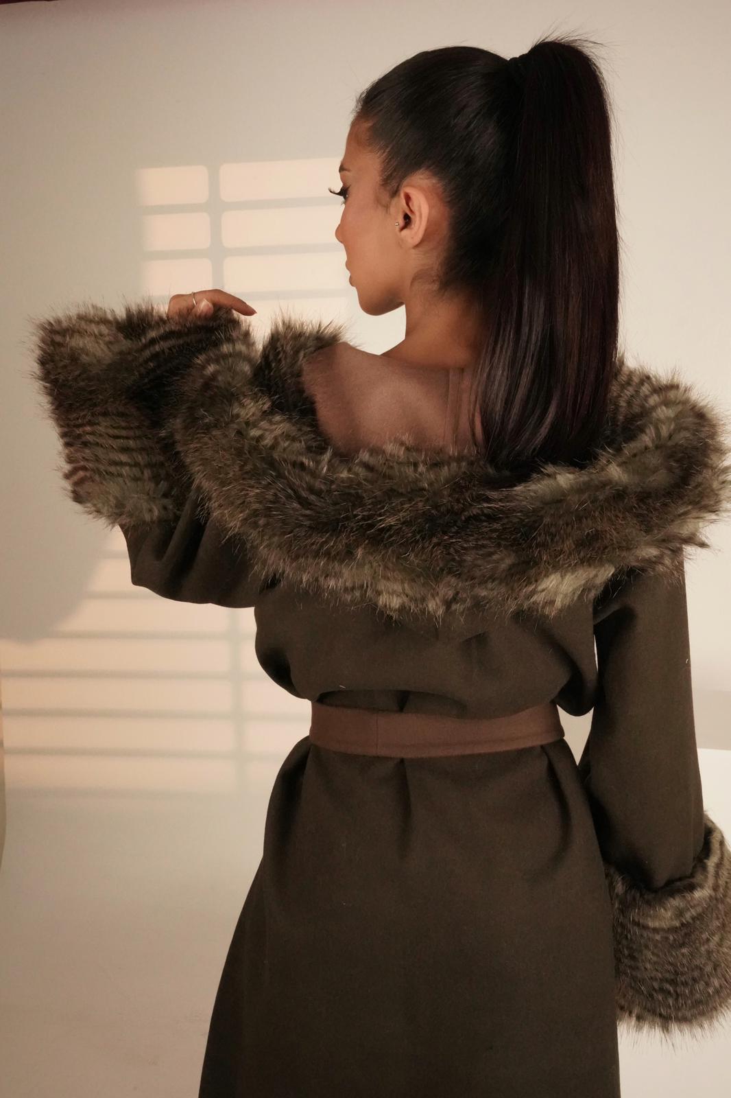 Abaya with fur, olive color