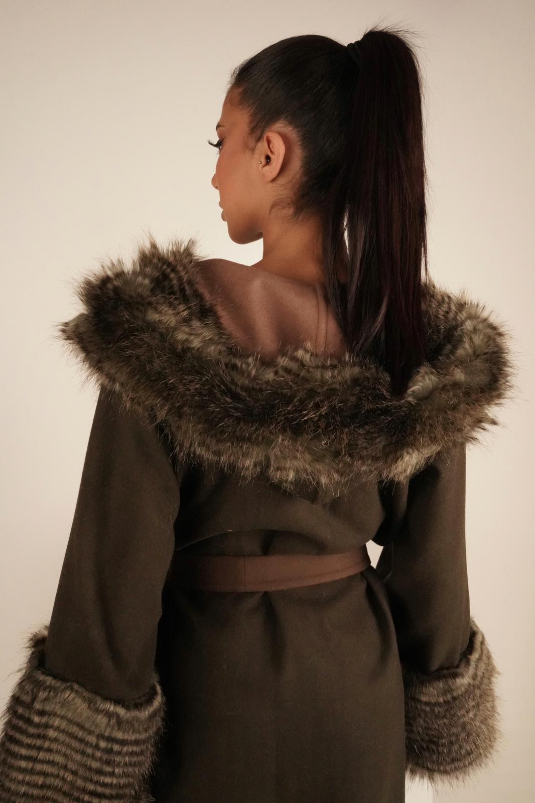 Abaya with fur, olive color