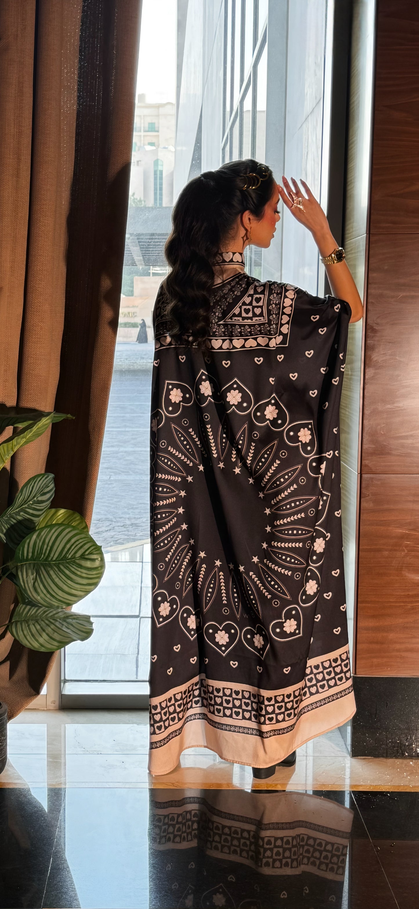 Chic Silk Kaftan with Elegant Star and Heart Patterns