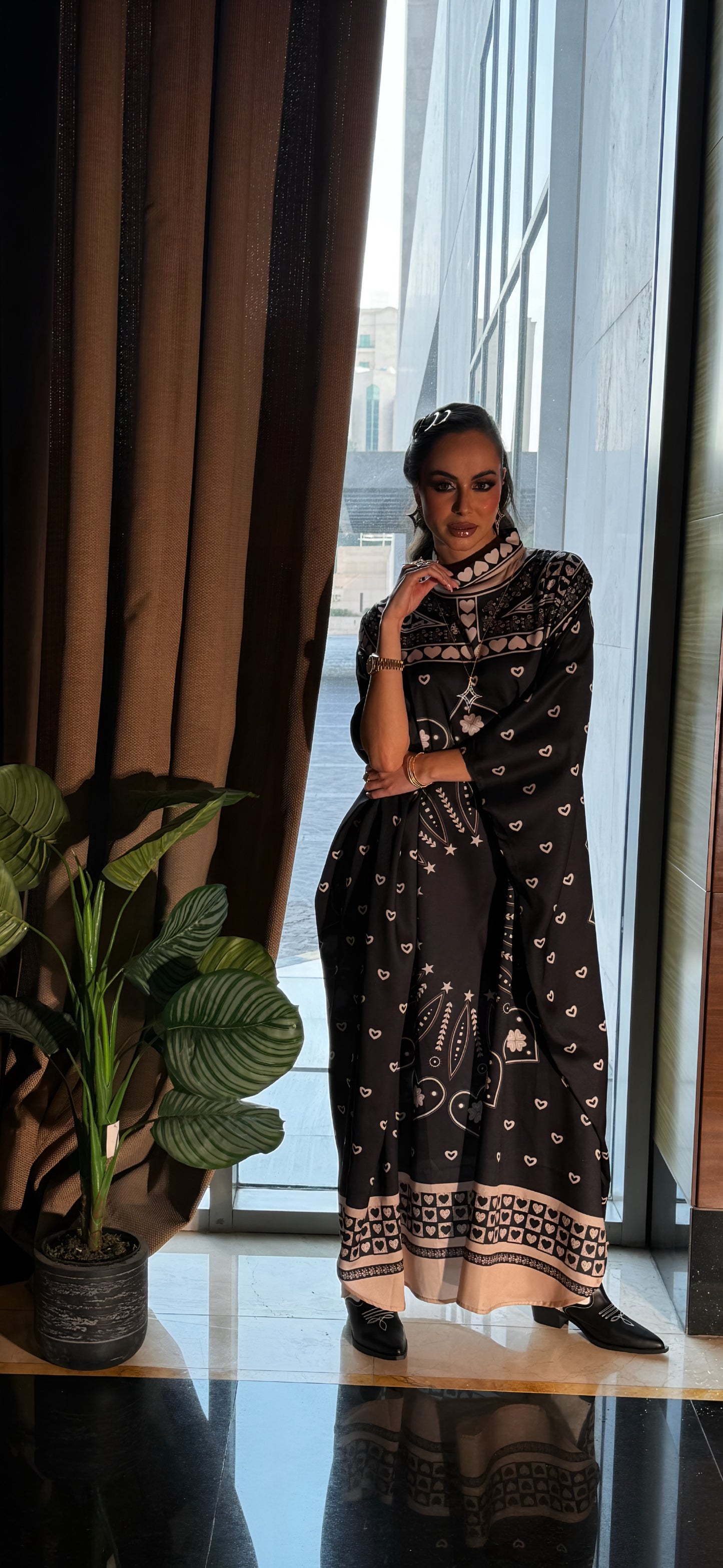 Chic Silk Kaftan with Elegant Star and Heart Patterns