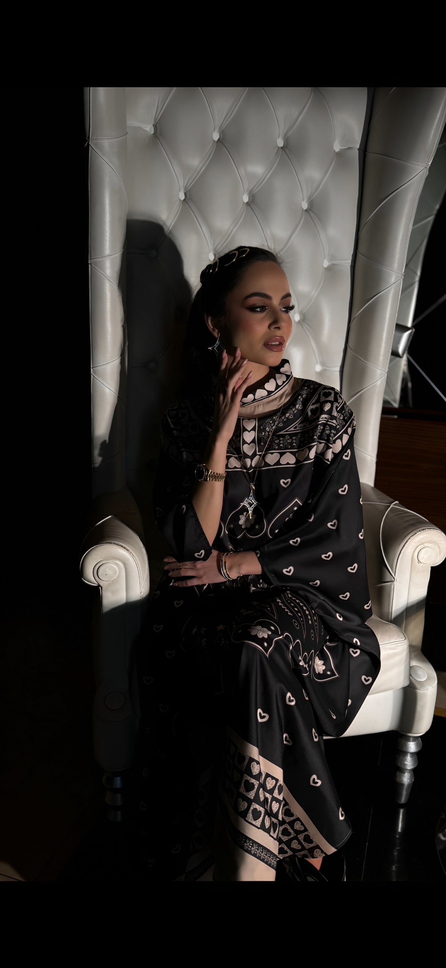 Chic Silk Kaftan with Elegant Star and Heart Patterns