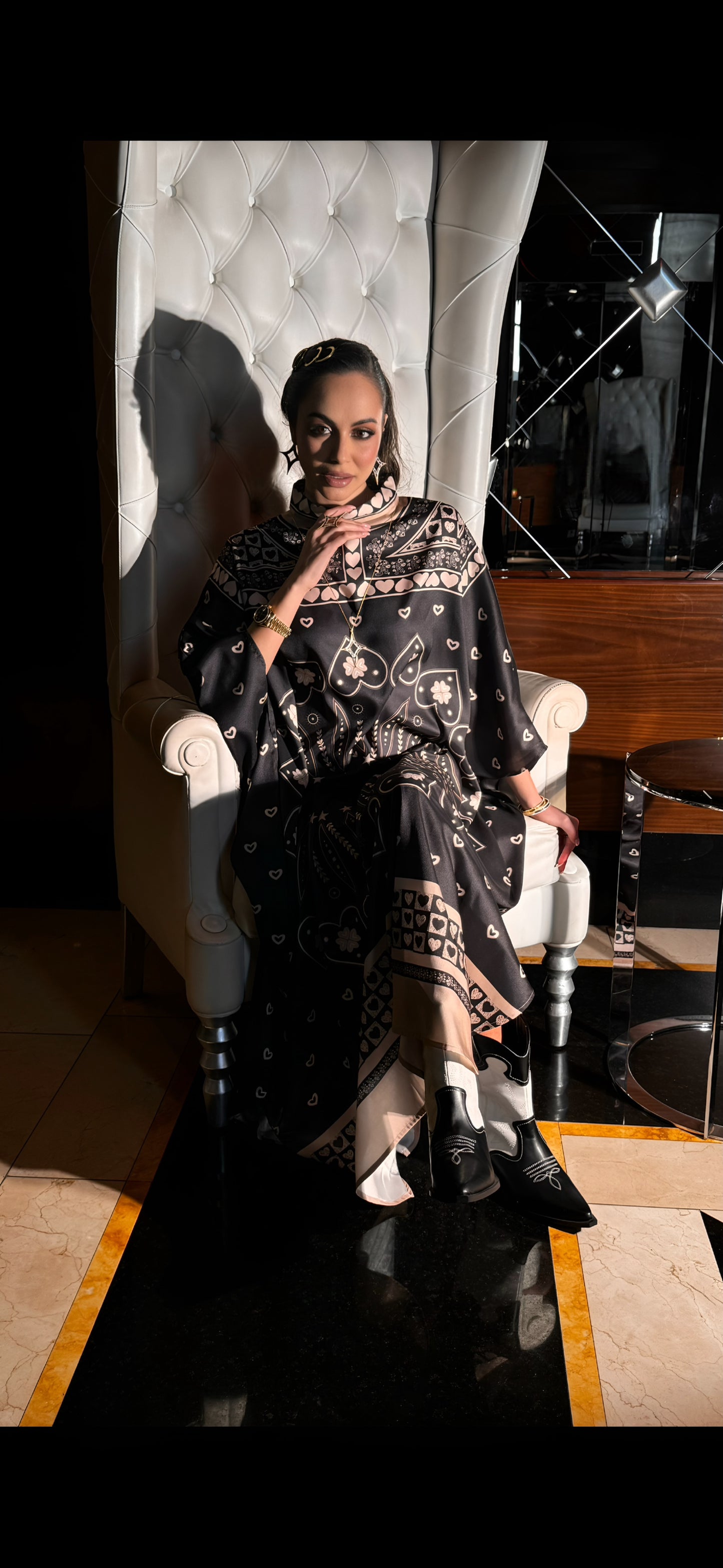 Chic Silk Kaftan with Elegant Star and Heart Patterns