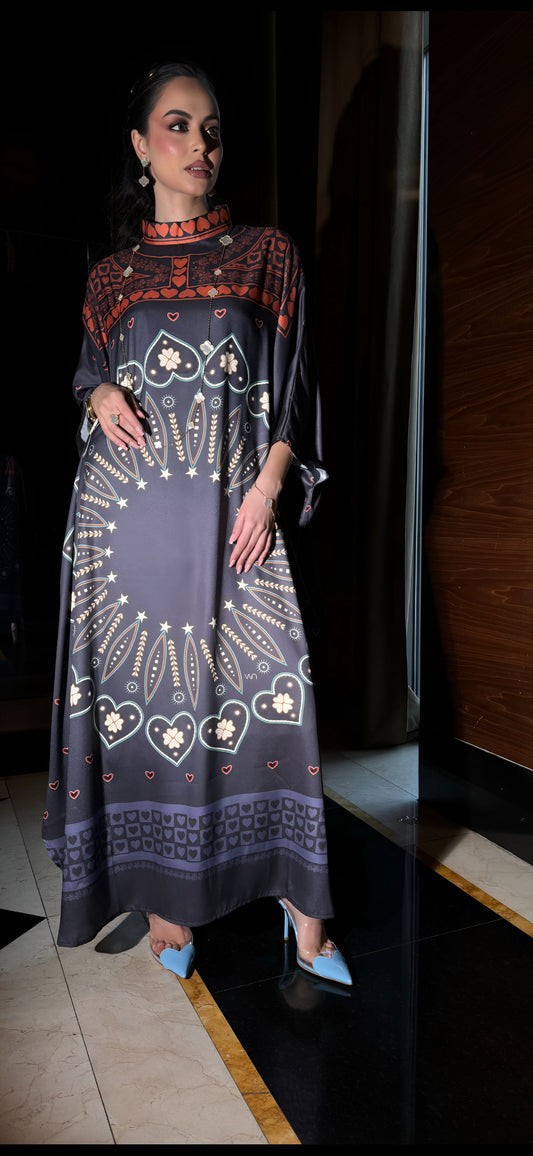 Luxurious Silk Kaftan with Intricate Patterns