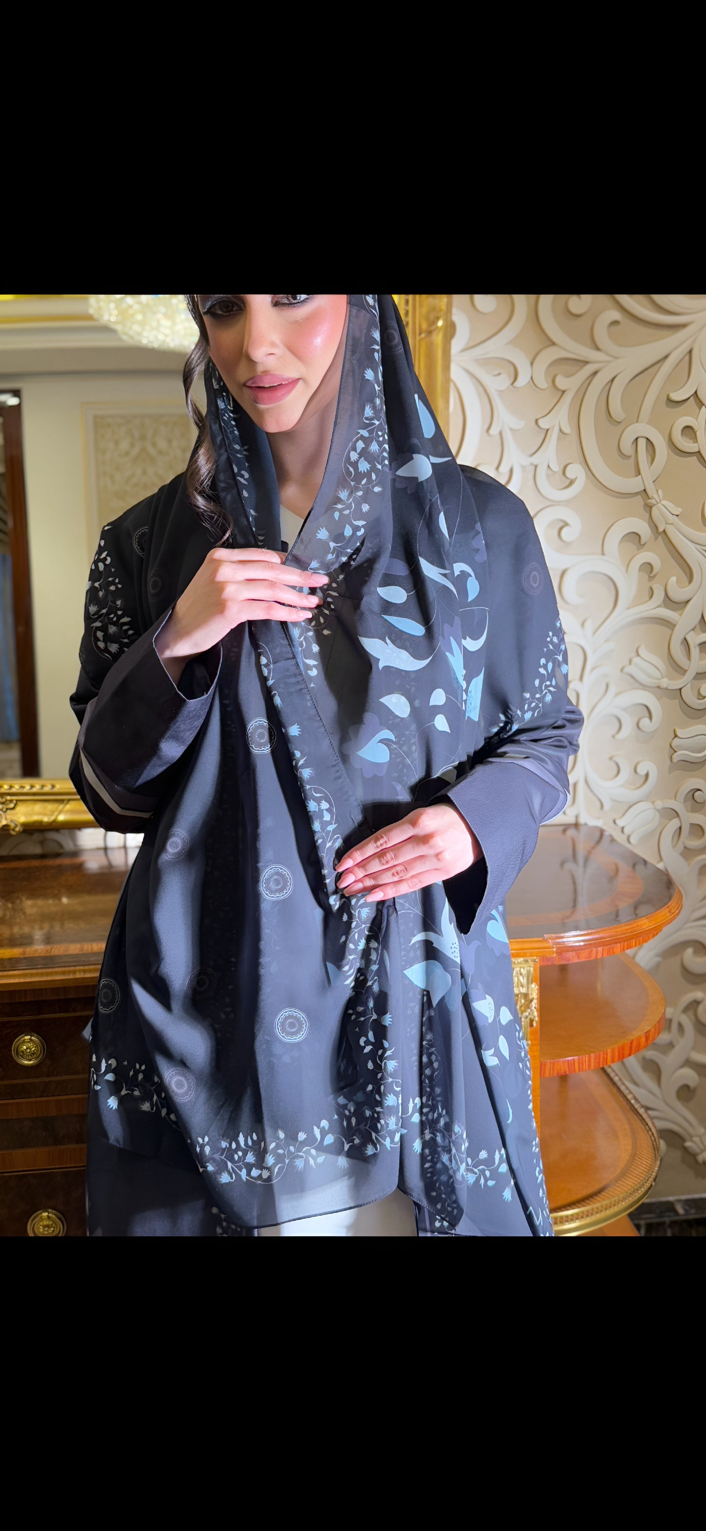 Reversible Jacquard Silk Abaya with Elegant Floral Design