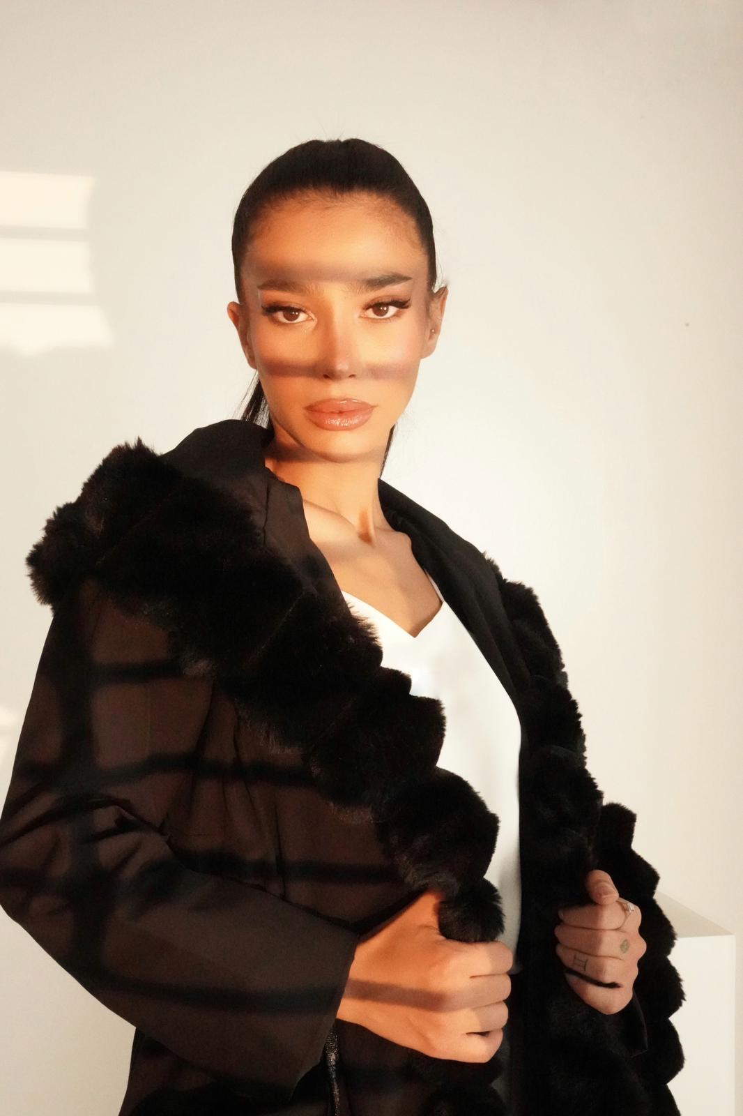 Abaya with fur